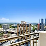 Surfers Beachcomber Resort Private Apartments