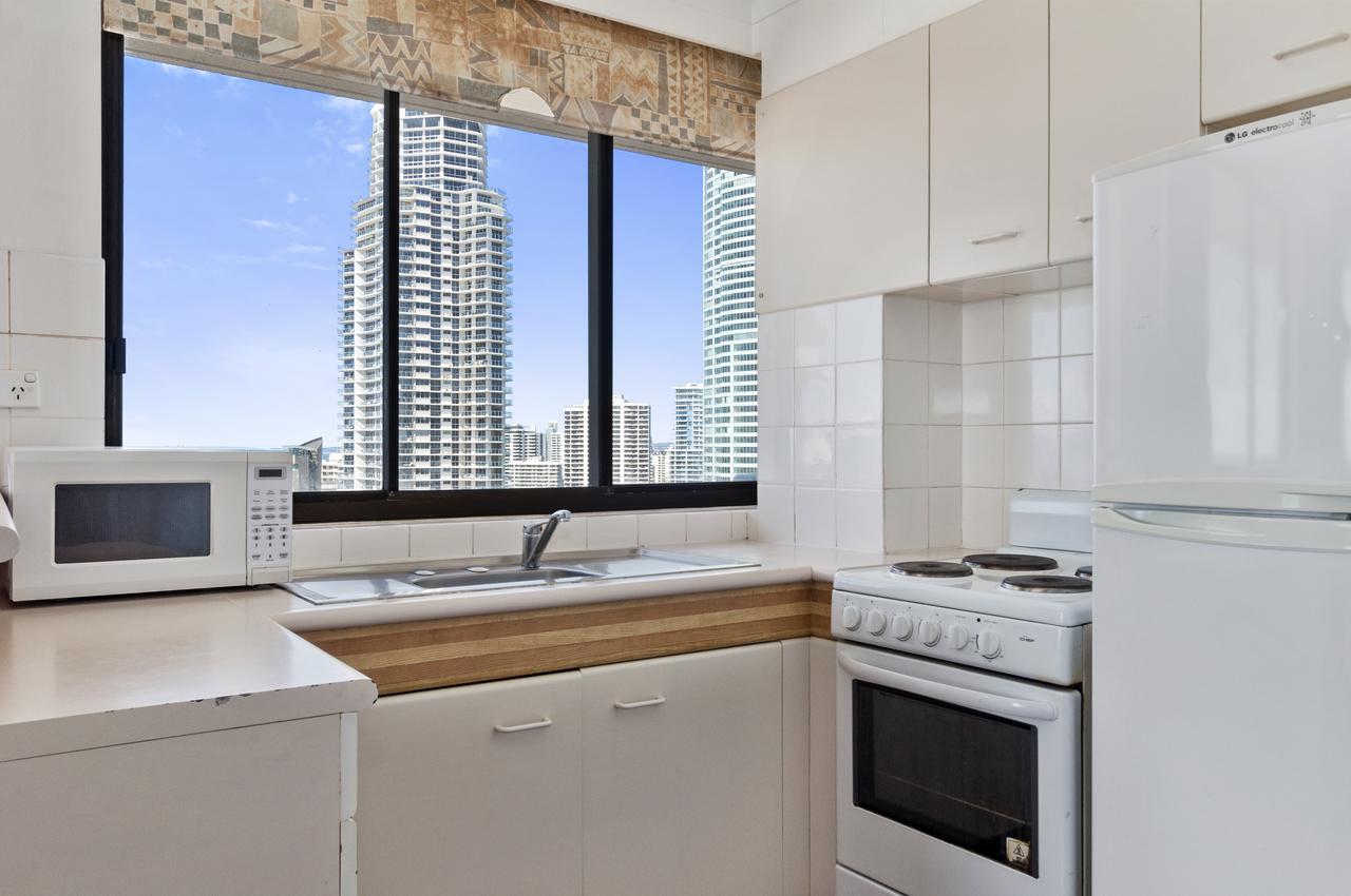 Surfers Beachcomber Private Apartment Gold Coast