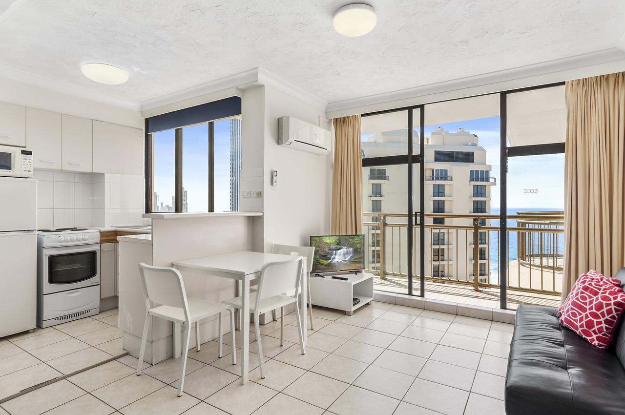 Surfers Beachcomber Private Apartment
