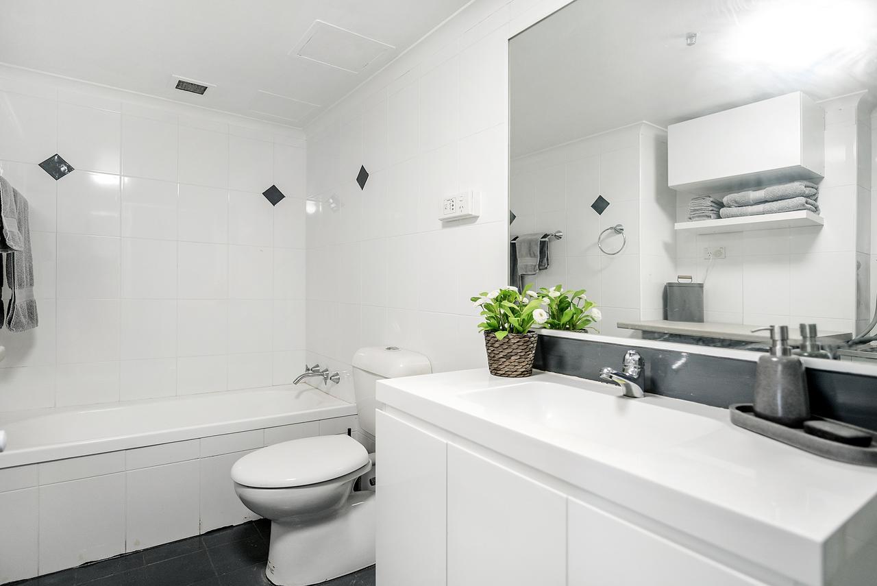 Surfers Beachcomber Private Apartment Gold Coast