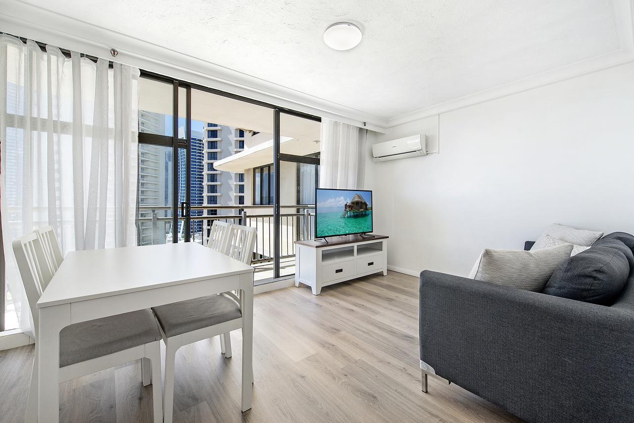 Surfers Beachcomber Private Apartment